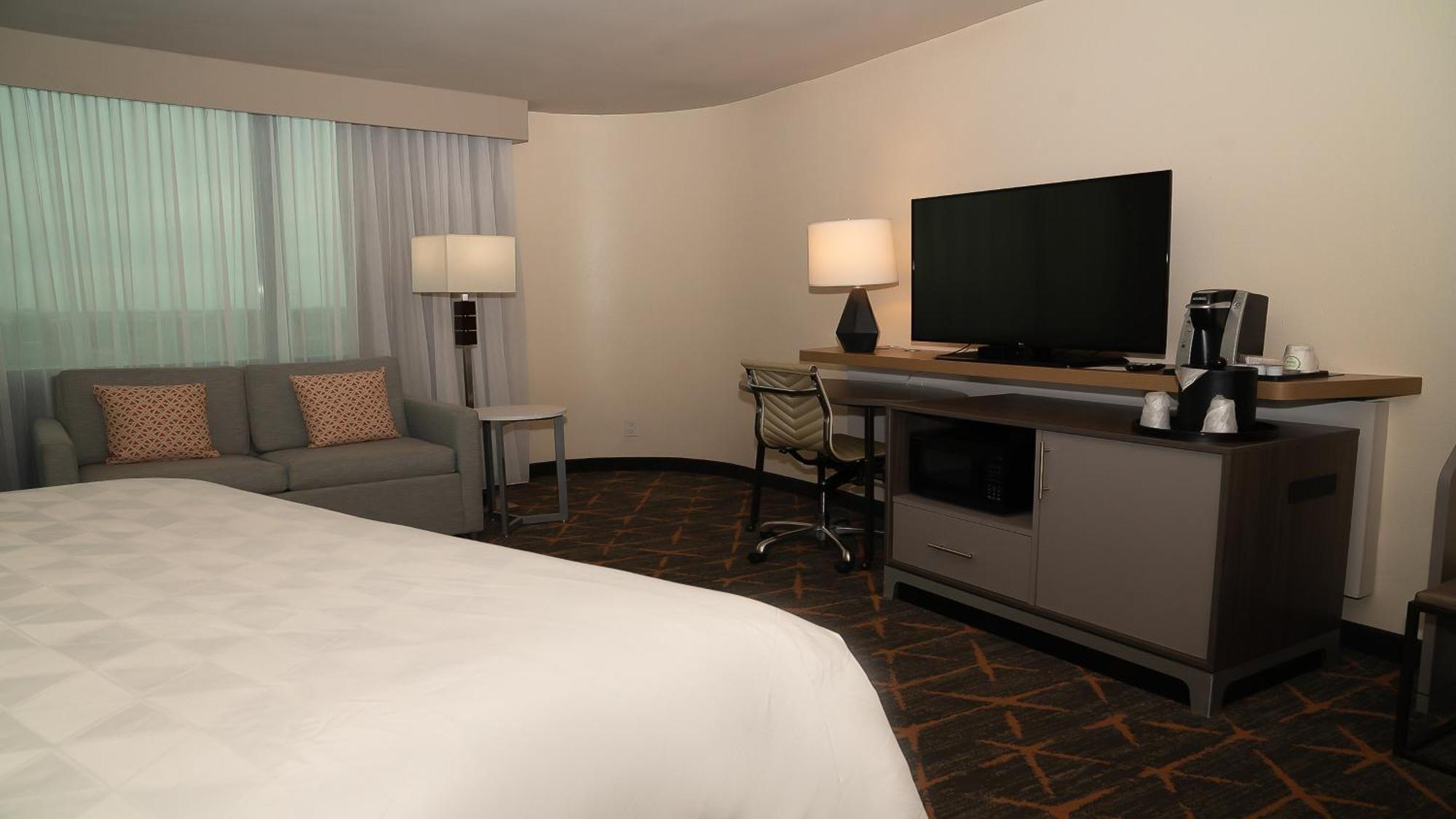 Holiday New Orleans West Bank Tower By Ihg Hotel 3*